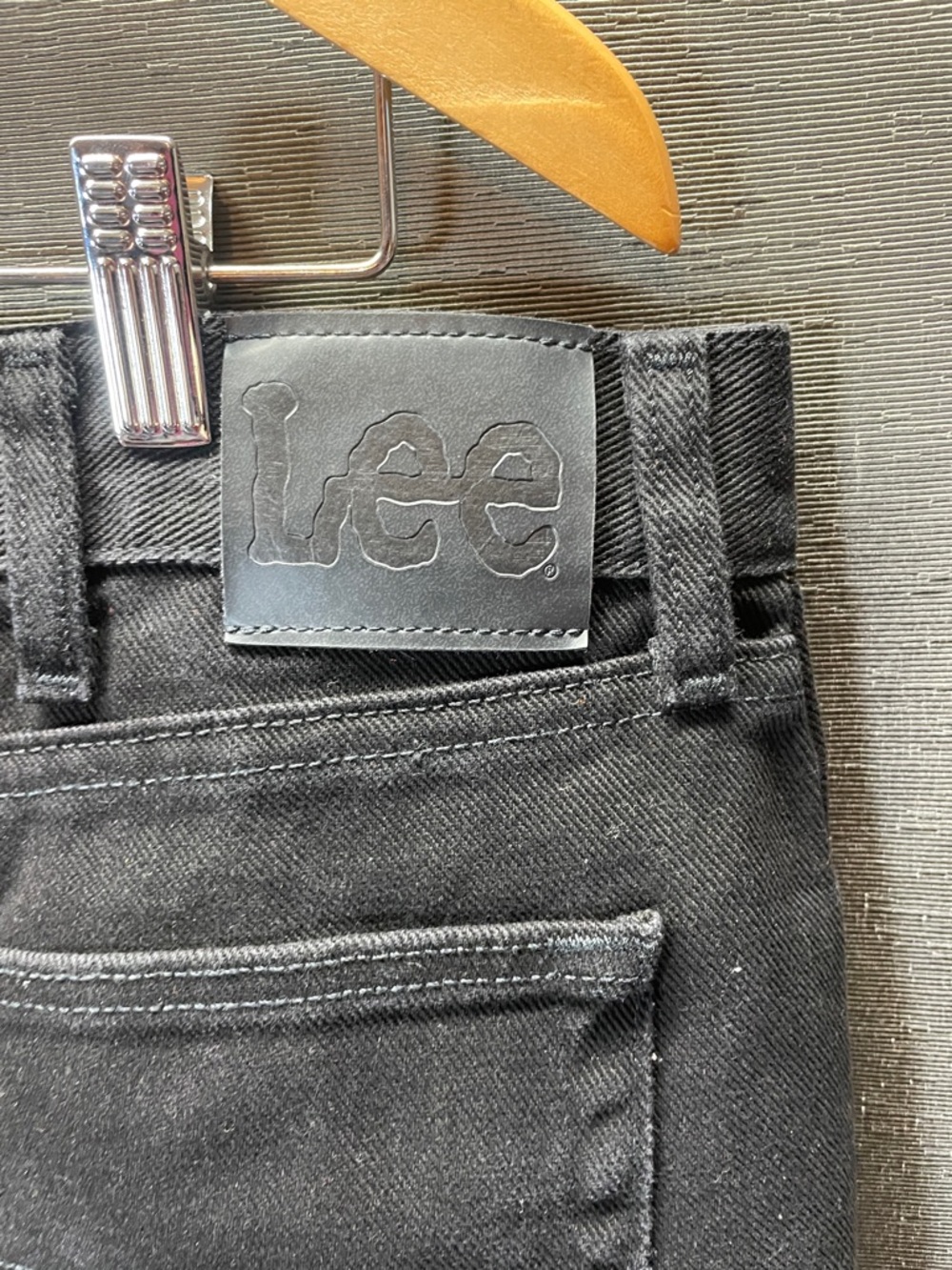 Lee Men's Straight Regular fit Jeans in Black - Picture 8 of 9